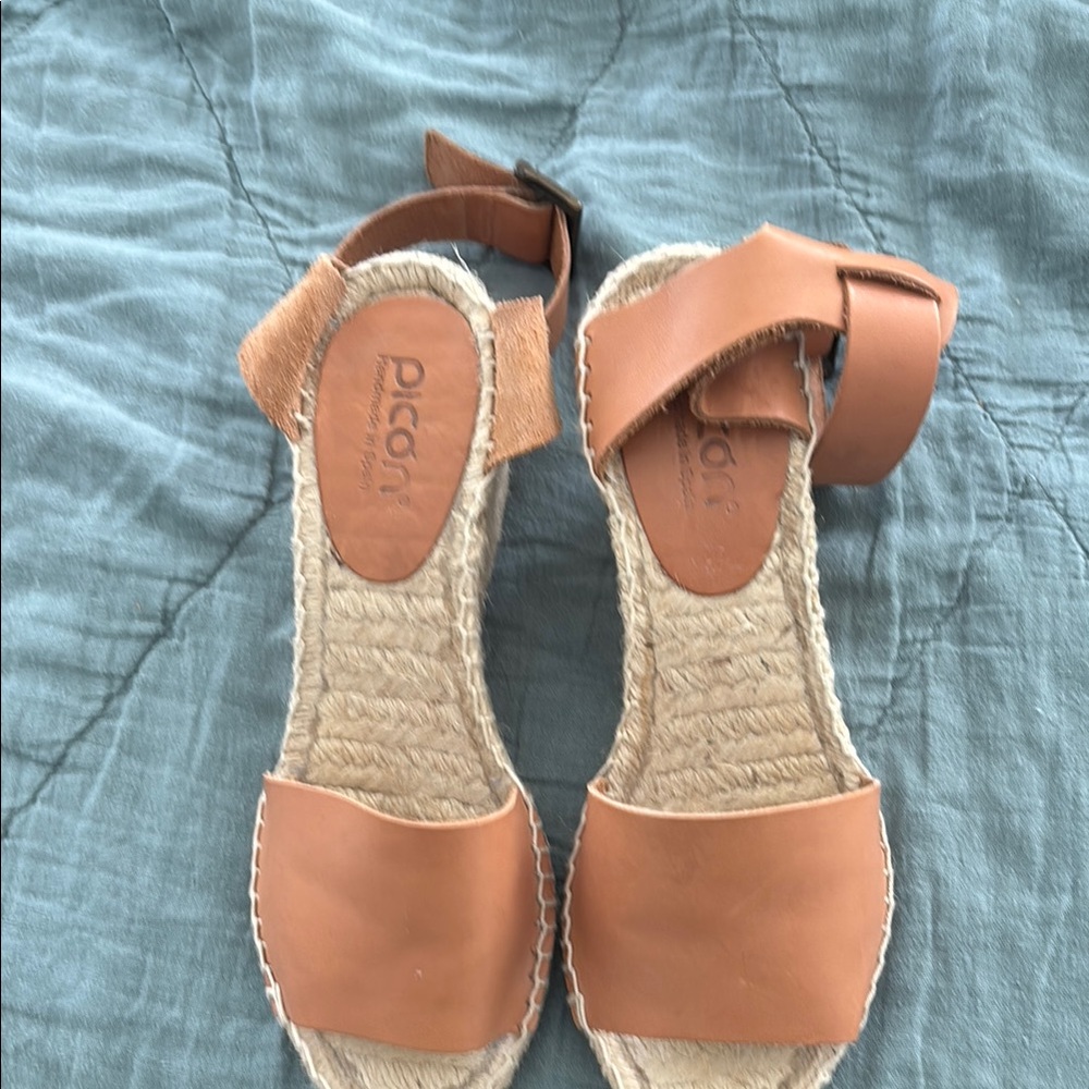 Women's Tan Sandals